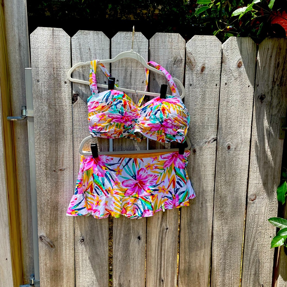 Bleu Rod Beattie 2 piece with bra sized top